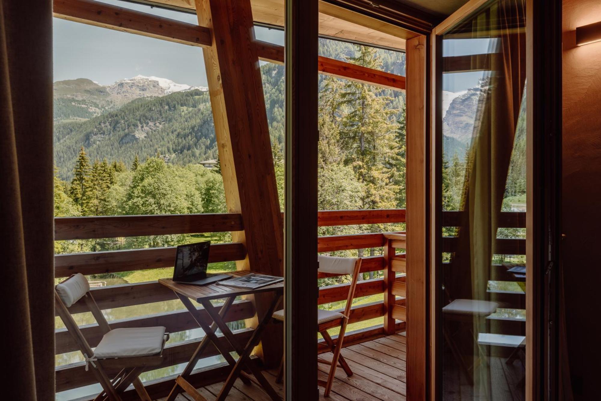 Au Charmant Petit Lac - Ecohotel Parc & Spa Champoluc Exterior photo